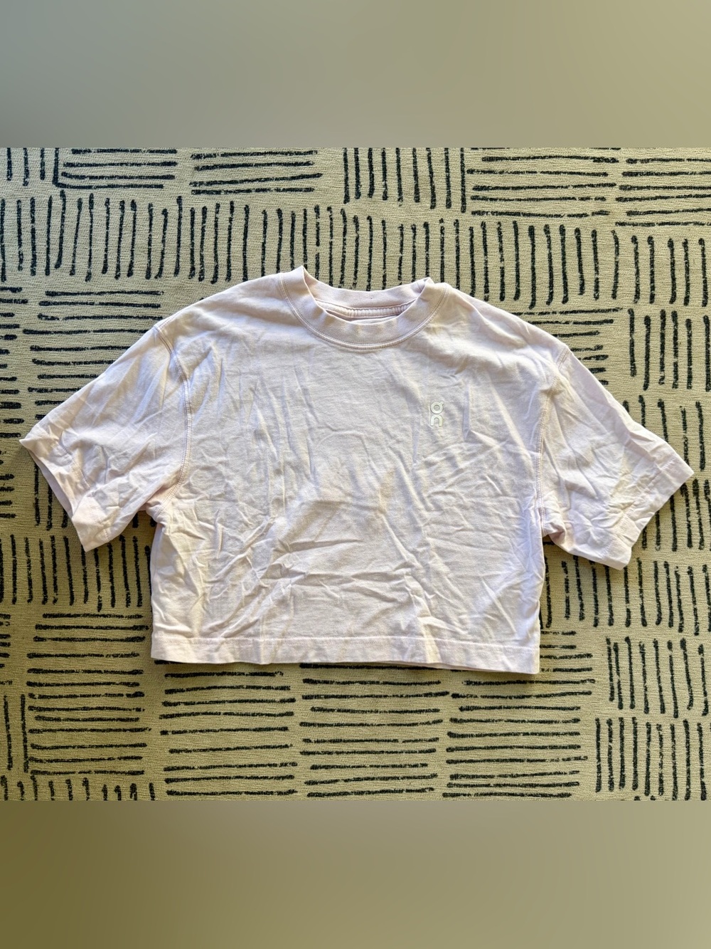 On Running Pale Pink womens Cropped Tee